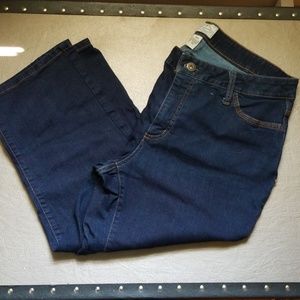 Saint John's Bay Capris